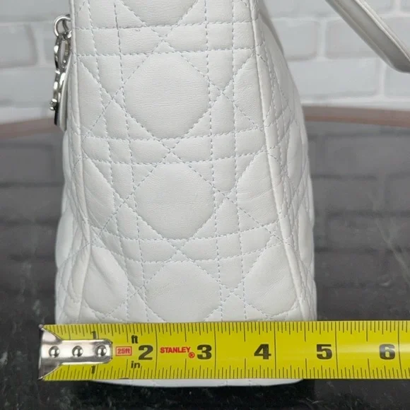 Christian Dior Cannage Lady Dior - Picture 14 of 17